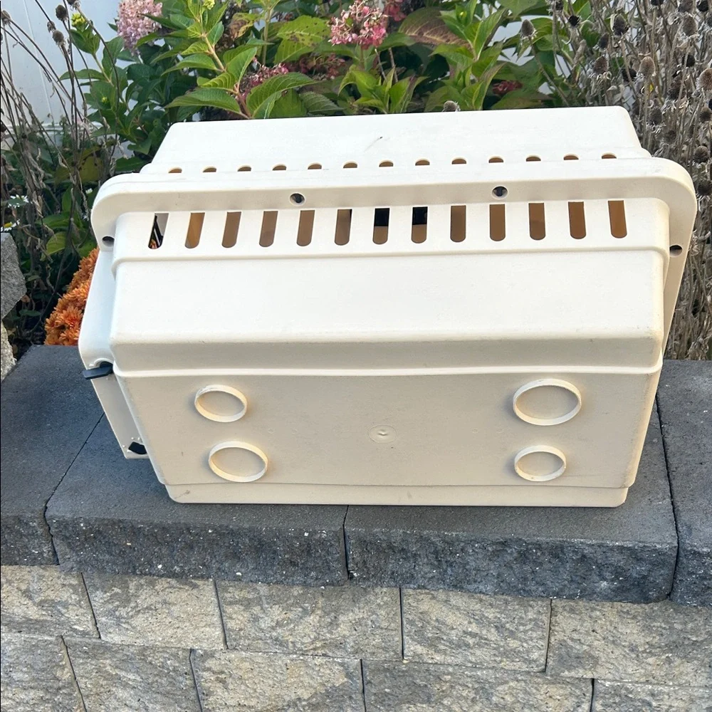 Cream Hard Sided Pet Carrier